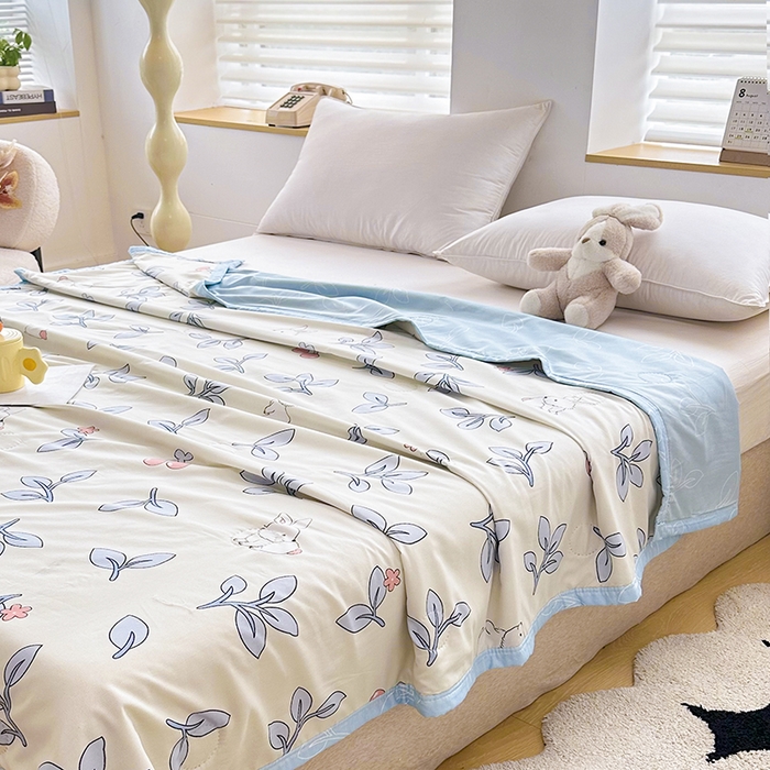 91家纺网 家纺一手货源 找家纺 友承家纺 2026年新款超声波压花双人卡通夏凉被亲肤磨毛空调被学生宿舍单人被床上用品礼品被 花园小兔