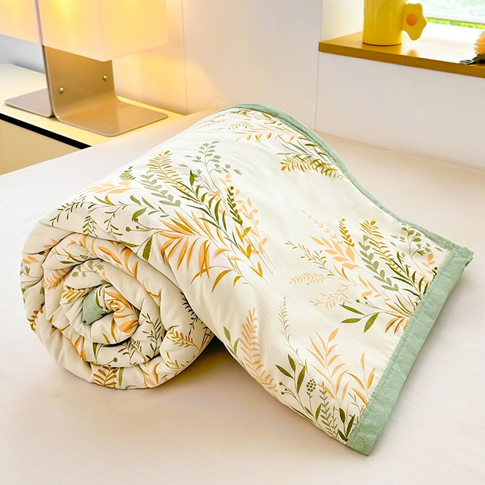 91家纺网 家纺一手货源 找家纺 友承家纺 2026年新款超声波压花双人卡通夏凉被亲肤磨毛空调被学生宿舍单人被床上用品礼品被 芳草