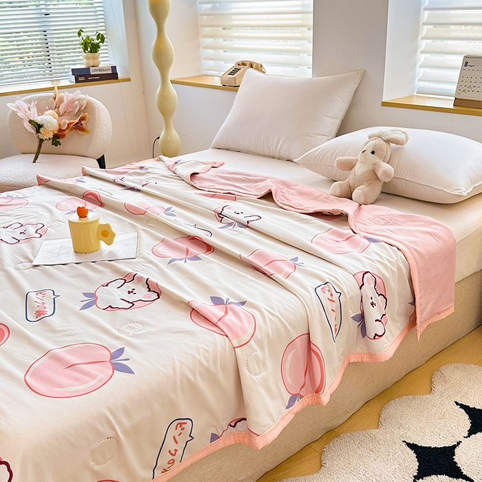 91家纺网 家纺一手货源 找家纺 友承家纺 2026年新款超声波压花双人卡通夏凉被亲肤磨毛空调被学生宿舍单人被床上用品礼品被 桃桃熊