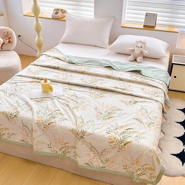 91家纺网 家纺一手货源 找家纺 友承家纺 2026年新款超声波压花双人卡通夏凉被亲肤磨毛空调被学生宿舍单人被床上用品礼品被 芳草