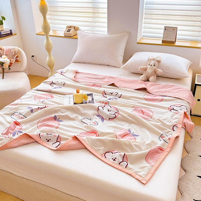 91家纺网 家纺一手货源 找家纺 友承家纺 2026年新款超声波压花双人卡通夏凉被亲肤磨毛空调被学生宿舍单人被床上用品礼品被 桃桃熊