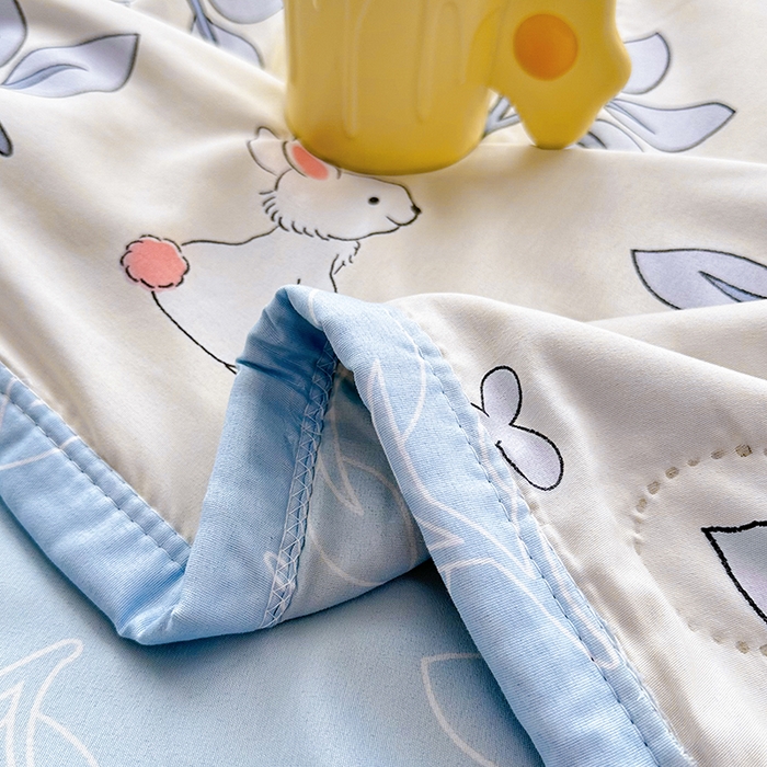 91家纺网 家纺一手货源 找家纺 友承家纺 2026年新款超声波压花双人卡通夏凉被亲肤磨毛空调被学生宿舍单人被床上用品礼品被 花园小兔