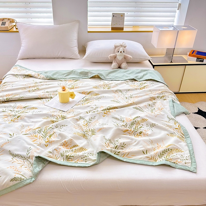 91家纺网 家纺一手货源 找家纺 友承家纺 2026年新款超声波压花双人卡通夏凉被亲肤磨毛空调被学生宿舍单人被床上用品礼品被 芳草