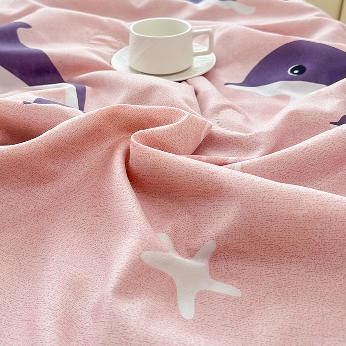 91家纺网 家纺一手货源 找家纺 友承家纺 2026年新款超声波压花双人卡通夏凉被亲肤磨毛空调被学生宿舍单人被床上用品礼品被 海豚湾