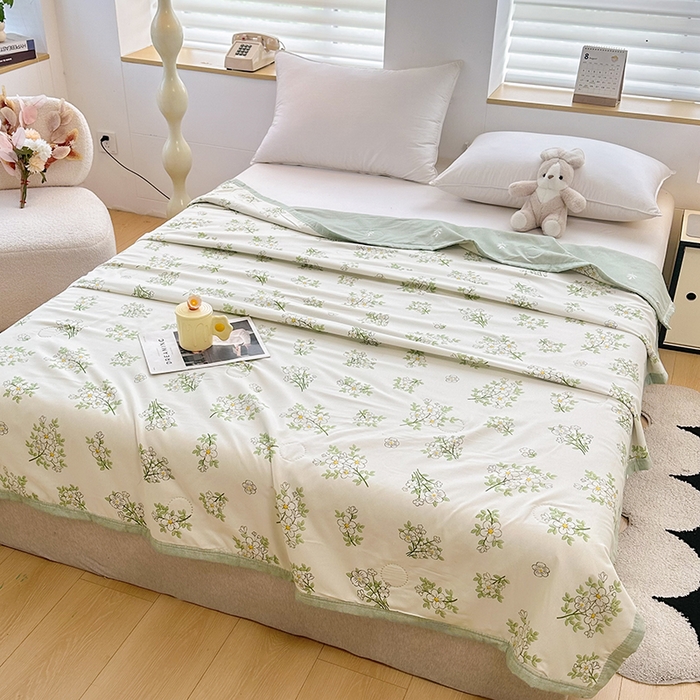 91家纺网 家纺一手货源 找家纺 友承家纺 2026年新款超声波压花双人卡通夏凉被亲肤磨毛空调被学生宿舍单人被床上用品礼品被 繁花似景