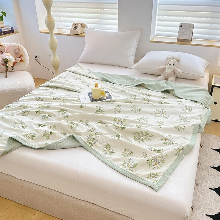 91家纺网 家纺一手货源 找家纺 友承家纺 2026年新款超声波压花双人卡通夏凉被亲肤磨毛空调被学生宿舍单人被床上用品礼品被 繁花似景