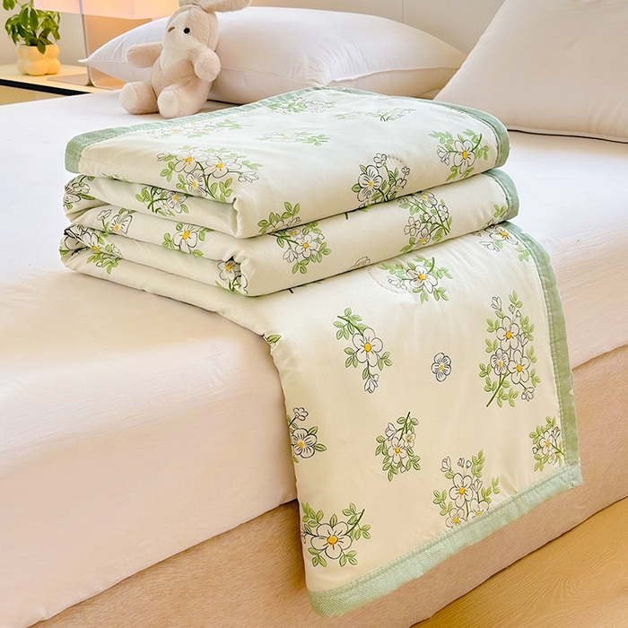 91家纺网 家纺一手货源 找家纺 友承家纺 2026年新款超声波压花双人卡通夏凉被亲肤磨毛空调被学生宿舍单人被床上用品礼品被 繁花似景