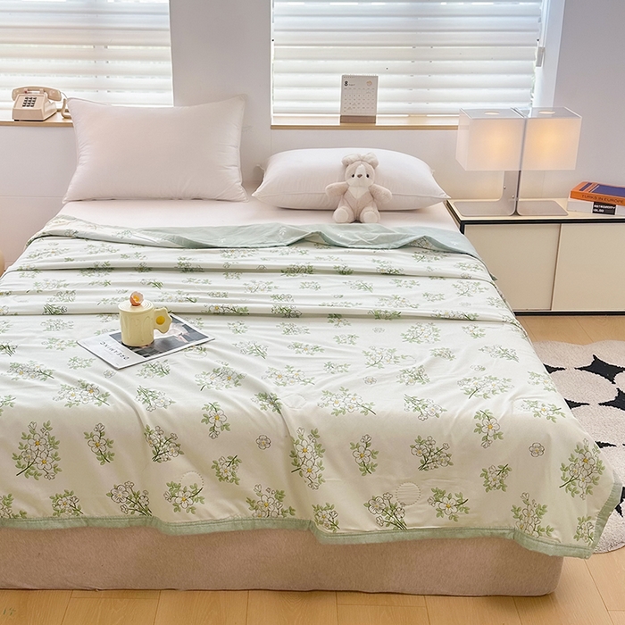 91家纺网 家纺一手货源 找家纺 友承家纺 2026年新款超声波压花双人卡通夏凉被亲肤磨毛空调被学生宿舍单人被床上用品礼品被 繁花似景