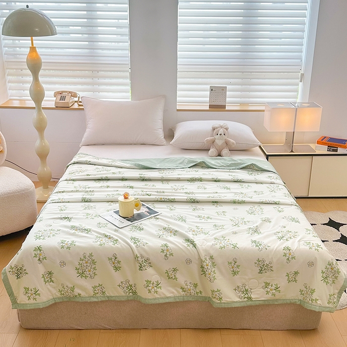 91家纺网 家纺一手货源 找家纺 友承家纺 2026年新款超声波压花双人卡通夏凉被亲肤磨毛空调被学生宿舍单人被床上用品礼品被 繁花似景