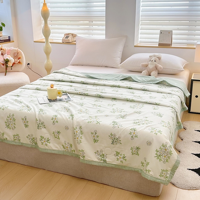 91家纺网 家纺一手货源 找家纺 友承家纺 2026年新款超声波压花双人卡通夏凉被亲肤磨毛空调被学生宿舍单人被床上用品礼品被 繁花似景