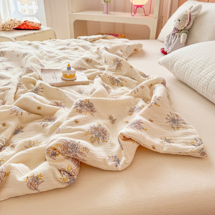 91家纺网 家纺一手货源 找家纺 薇玛仕 2026新款A类全棉双层皱皱纱印花款大豆夏凉被空调被亲子被卡通儿童被 蝶舞花开