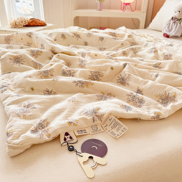 91家纺网 家纺一手货源 找家纺 薇玛仕 2026新款A类全棉双层皱皱纱印花款大豆夏凉被空调被亲子被卡通儿童被 蝶舞花开
