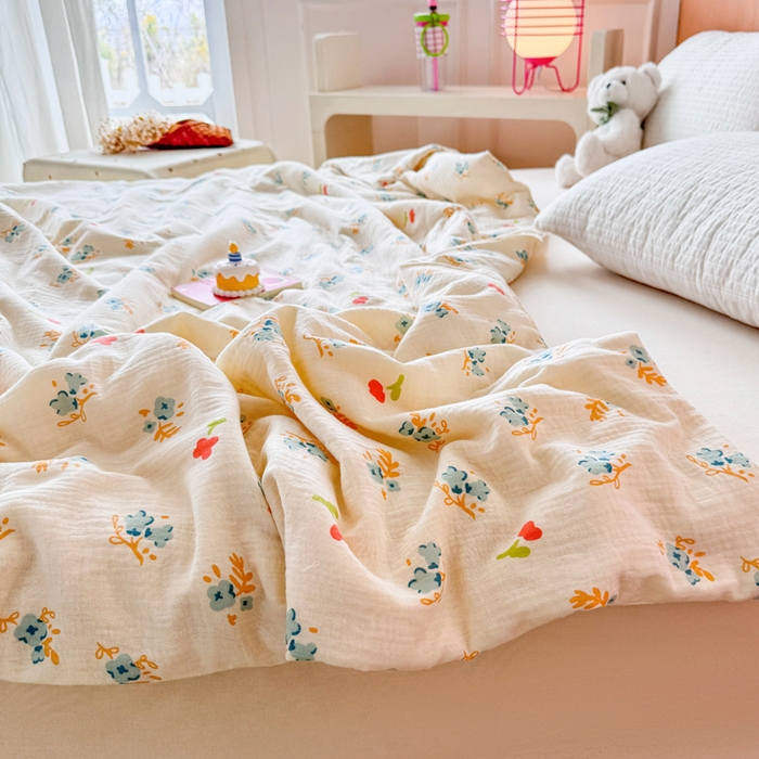 91家纺网 家纺一手货源 找家纺 薇玛仕 2026新款A类全棉双层皱皱纱印花款大豆夏凉被空调被亲子被卡通儿童被 兰花朵朵