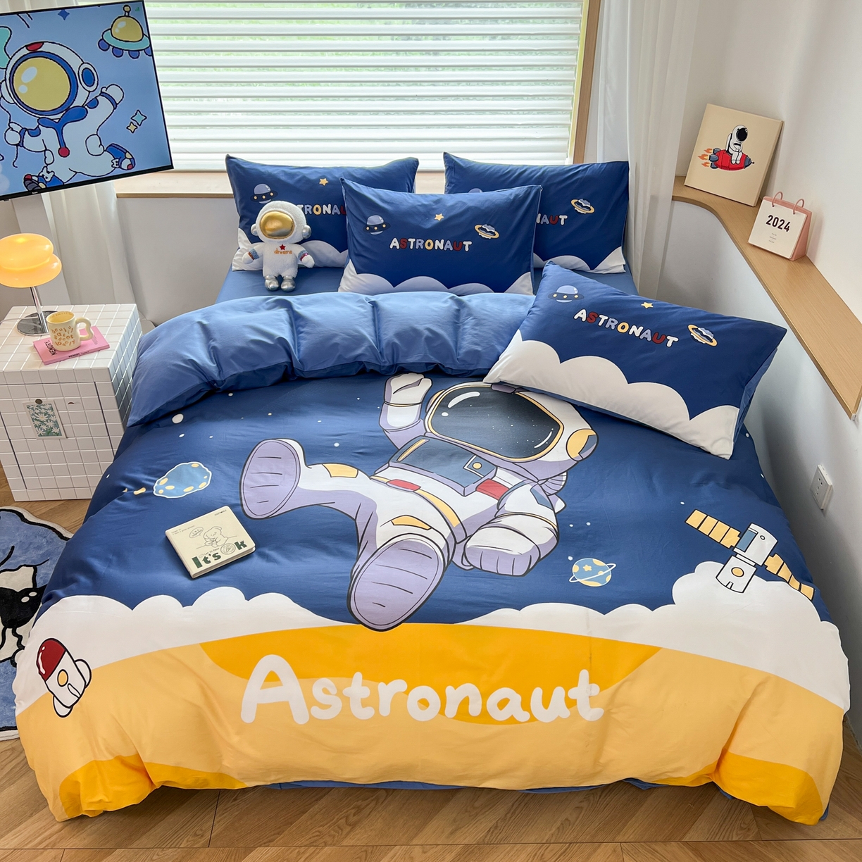 91家纺网 家纺一手货源 找家纺 （总）孩子王 2025新款亲肤活性大版纯棉专版太空人卡通学生儿童宿舍四件套系列