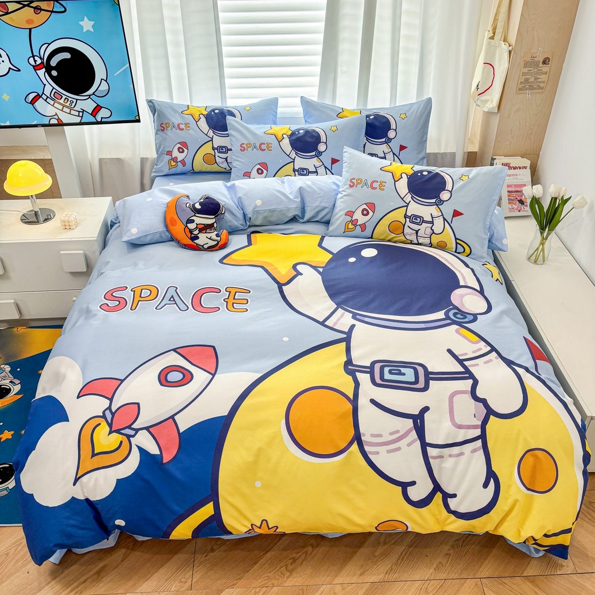 91家纺网 家纺一手货源 找家纺 孩子王 2025新款亲肤活性大版纯棉专版太空人卡通学生儿童宿舍四件套系列 月球摘星记