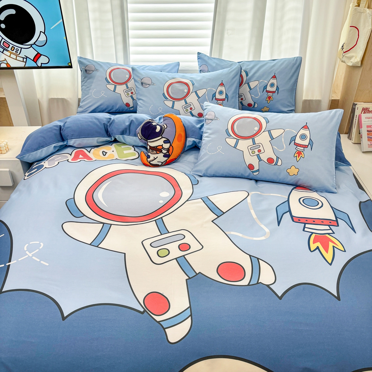 91家纺网 家纺一手货源 找家纺 孩子王 2025新款亲肤活性大版纯棉专版太空人卡通学生儿童宿舍四件套系列 星球舰长