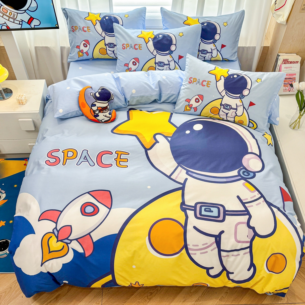 91家纺网 家纺一手货源 找家纺 孩子王 2025新款亲肤活性大版纯棉专版太空人卡通学生儿童宿舍四件套系列 月球摘星记