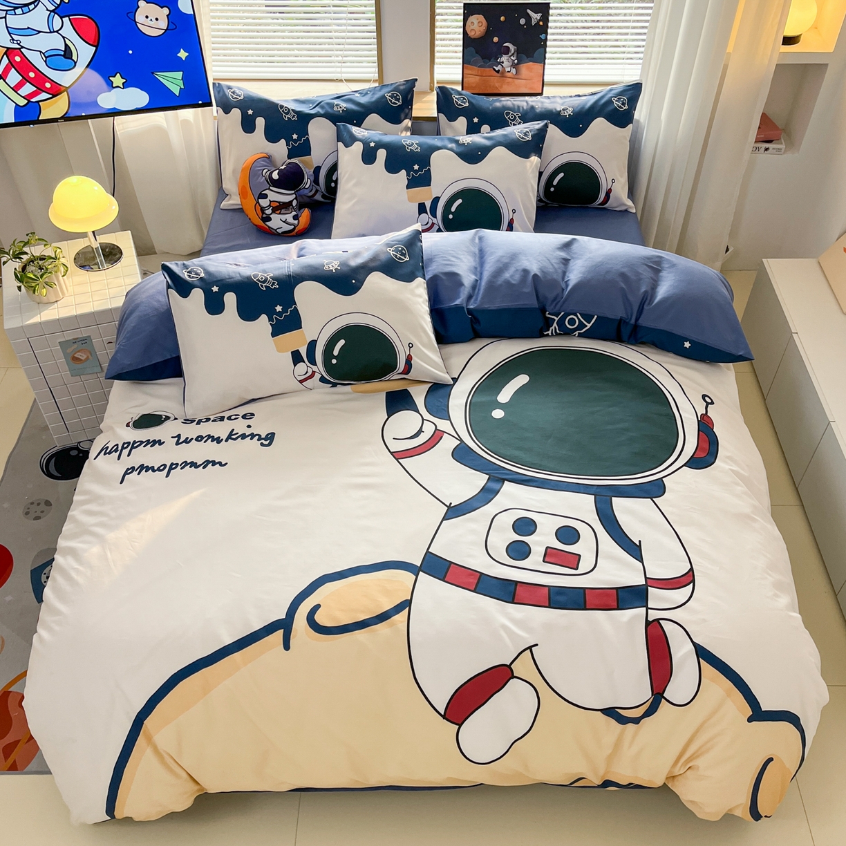 91家纺网 家纺一手货源 找家纺 孩子王 2025新款亲肤活性大版纯棉专版太空人卡通学生儿童宿舍四件套系列 艺术宇航员