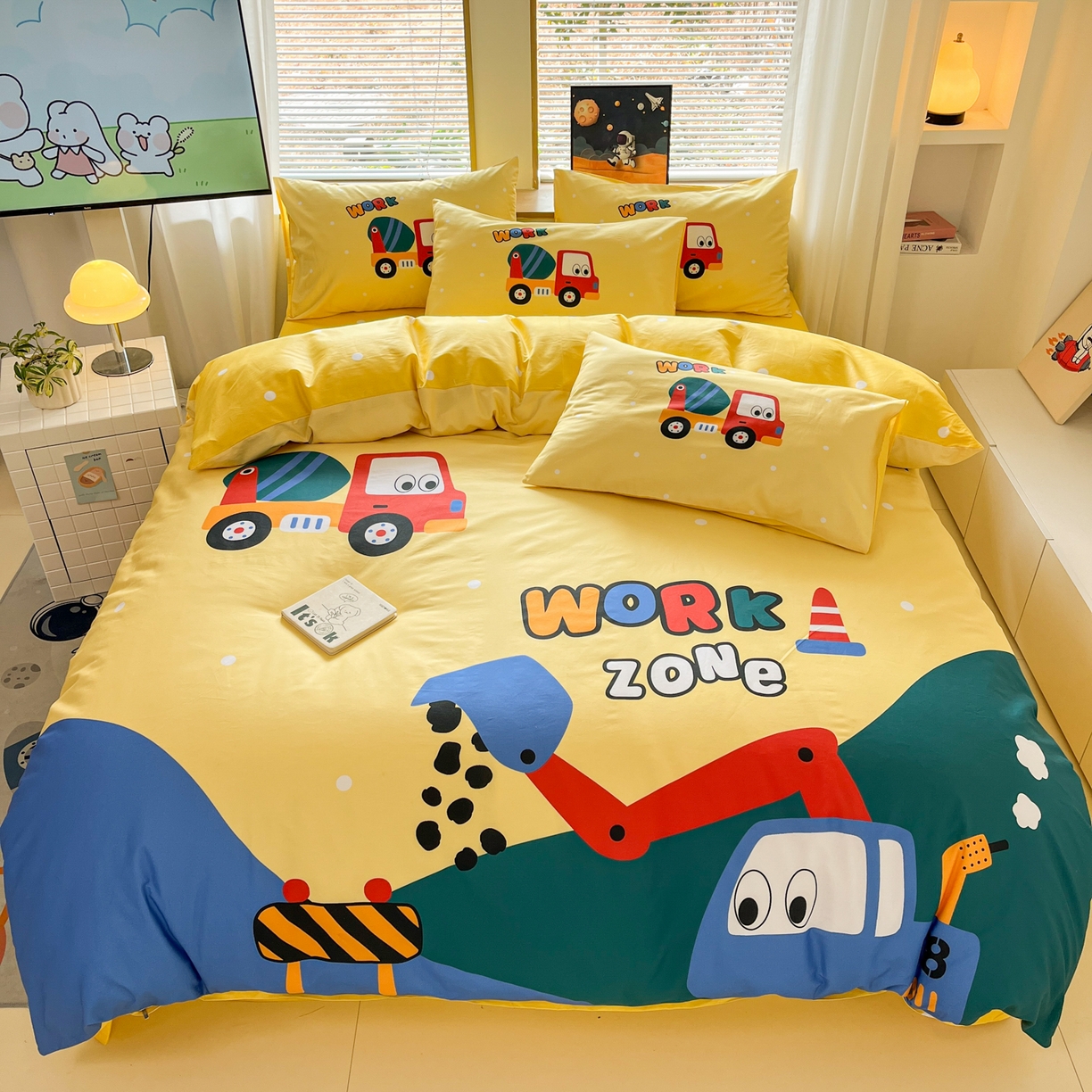 孩子王 2025新款亲肤活性大版纯棉专版太空人卡通学生儿童宿舍四件套系列 挖掘机