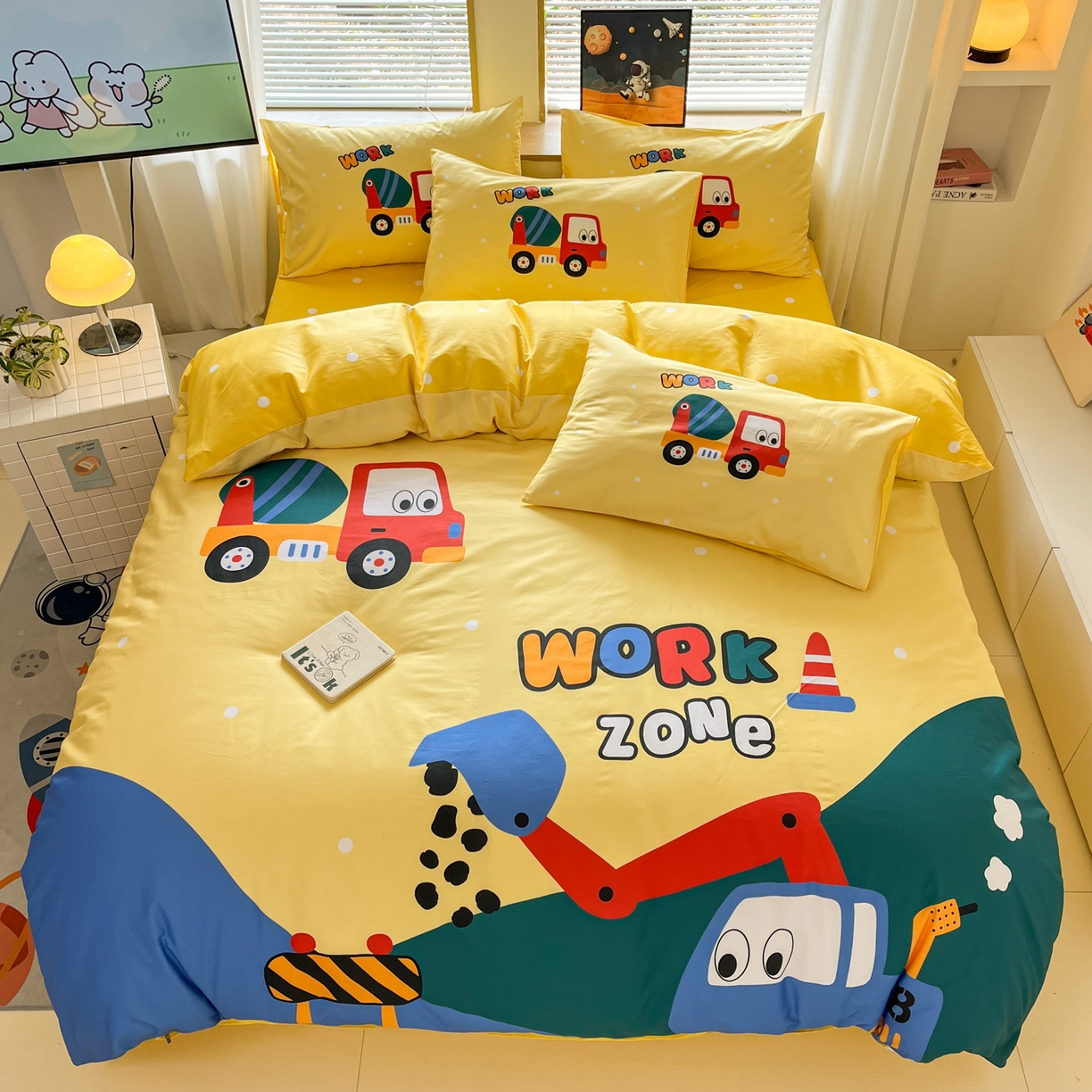 91家纺网 家纺一手货源 找家纺 孩子王 2025新款亲肤活性大版纯棉专版太空人卡通学生儿童宿舍四件套系列 挖掘机