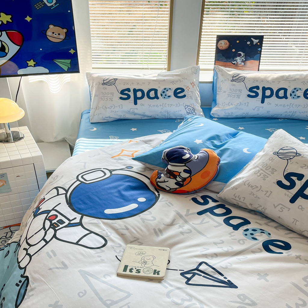 91家纺网 家纺一手货源 找家纺 孩子王 2025新款亲肤活性大版纯棉专版太空人卡通学生儿童宿舍四件套系列 涂鸦太空