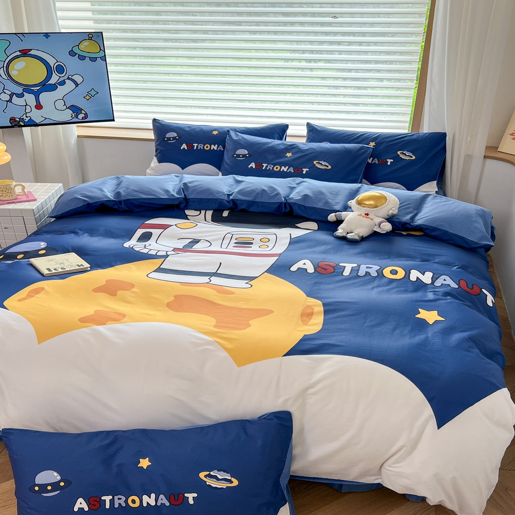 91家纺网 家纺一手货源 找家纺 孩子王 2025新款亲肤活性大版纯棉专版太空人卡通学生儿童宿舍四件套系列 月球漫步