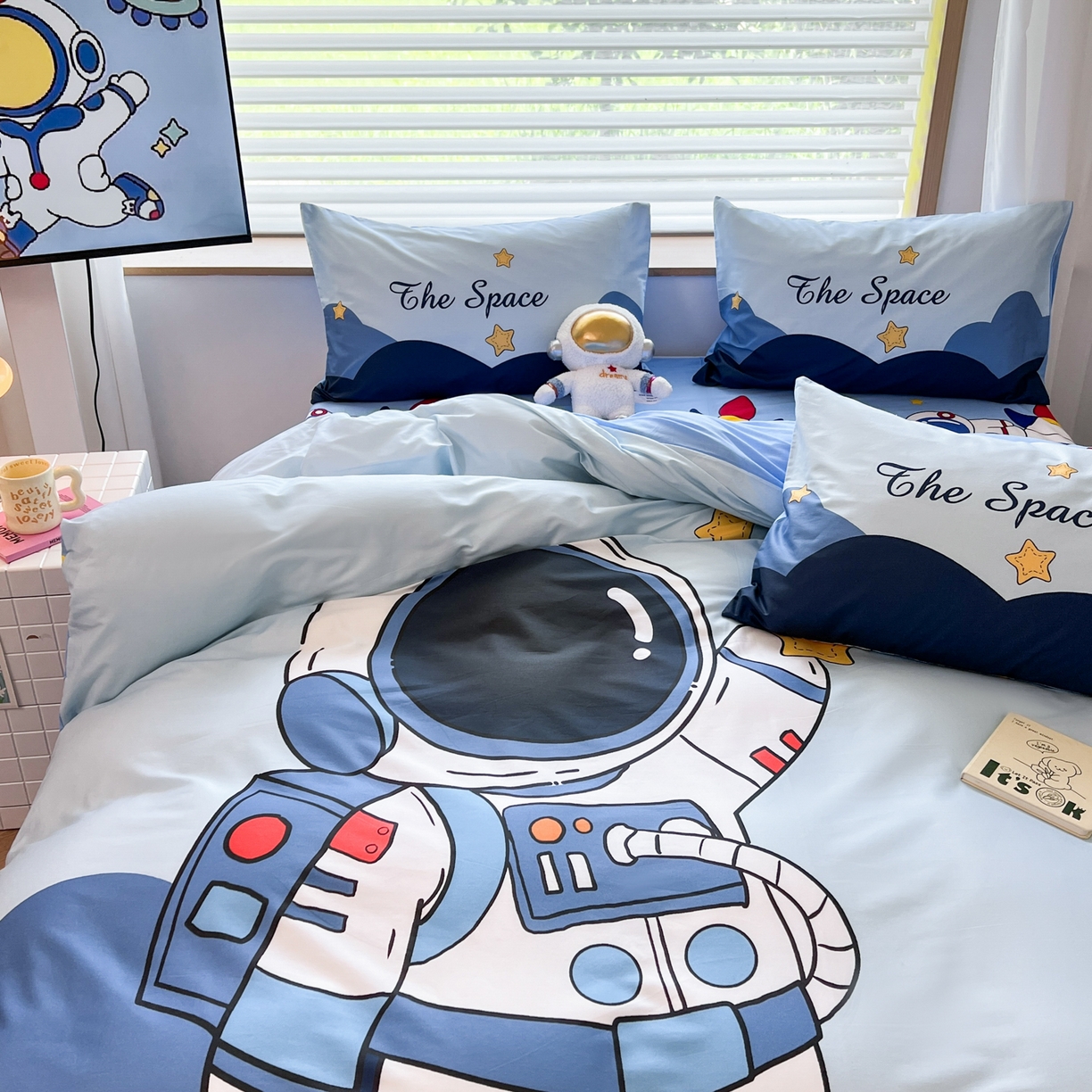 91家纺网 家纺一手货源 找家纺 孩子王 2025新款亲肤活性大版纯棉专版太空人卡通学生儿童宿舍四件套系列 宇航火箭