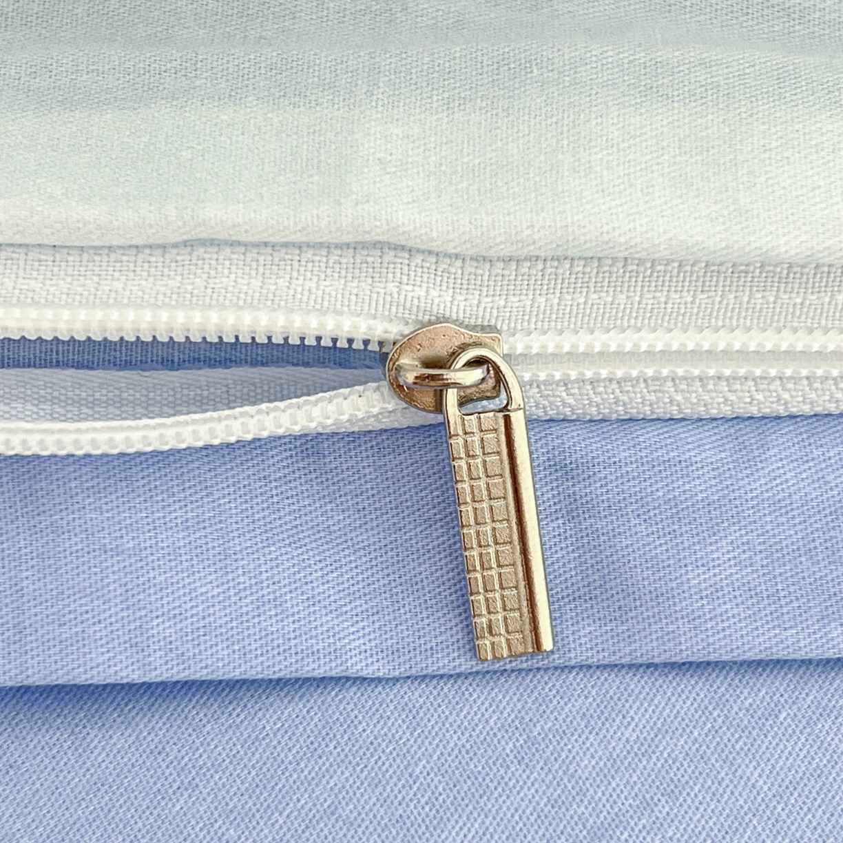 91家纺网 家纺一手货源 找家纺 孩子王 2025新款亲肤活性大版纯棉专版太空人卡通学生儿童宿舍四件套系列 快乐星球