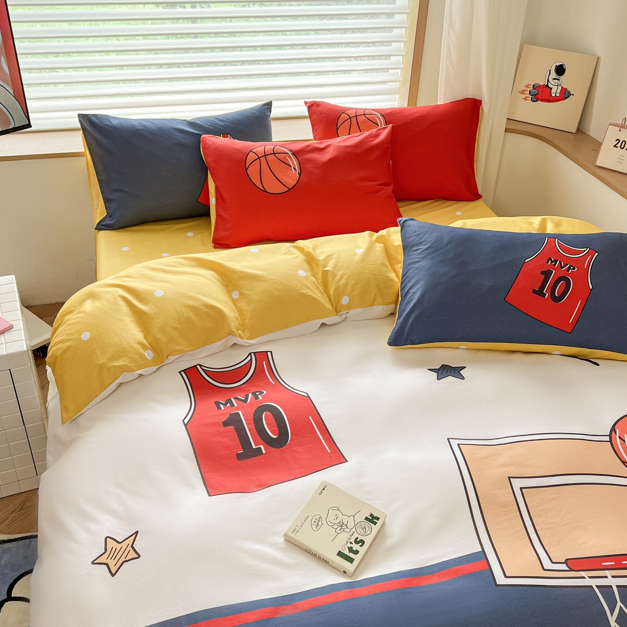 91家纺网 家纺一手货源 找家纺 孩子王 2025新款亲肤活性大版纯棉专版太空人卡通学生儿童宿舍四件套系列 灌篮少年