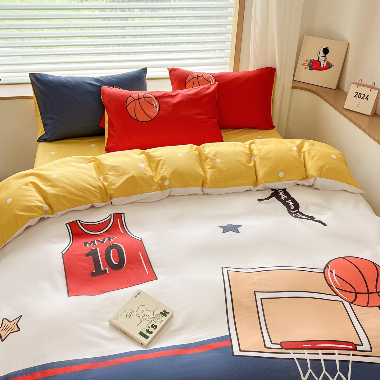 91家纺网 家纺一手货源 找家纺 孩子王 2025新款亲肤活性大版纯棉专版太空人卡通学生儿童宿舍四件套系列 灌篮少年