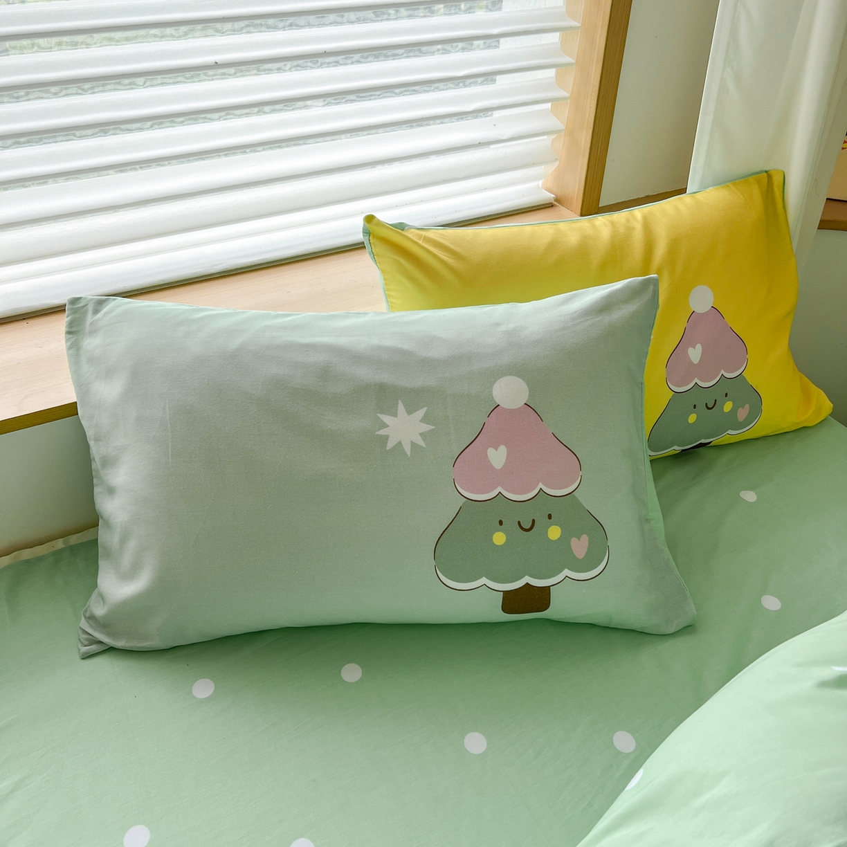 91家纺网 家纺一手货源 找家纺 孩子王 2025新款亲肤活性大版纯棉专版太空人卡通学生儿童宿舍四件套系列 发财树