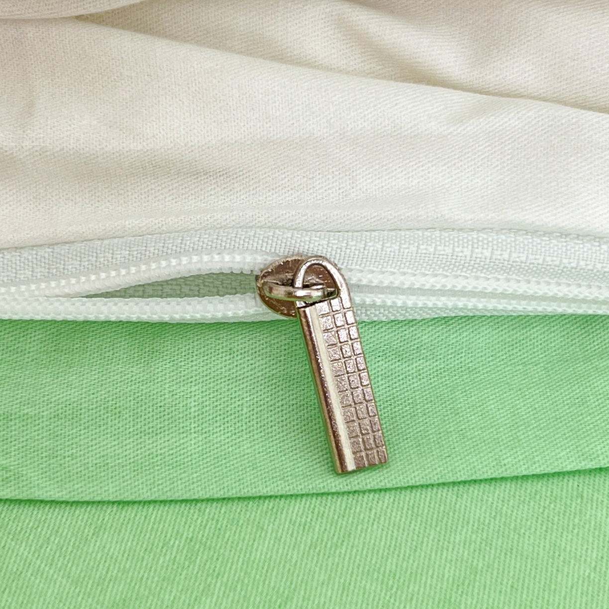 91家纺网 家纺一手货源 找家纺 孩子王 2025新款亲肤活性大版纯棉专版太空人卡通学生儿童宿舍四件套系列 发财树