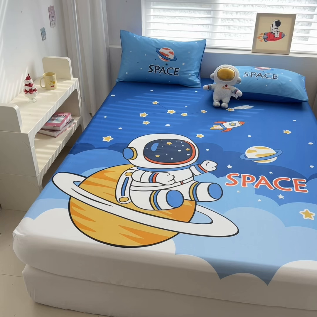 91家纺网 家纺一手货源 找家纺 孩子王家纺 2026新款卡通全棉纯棉专版太空人印花单床笠床笠单件单品床笠 太空旅行