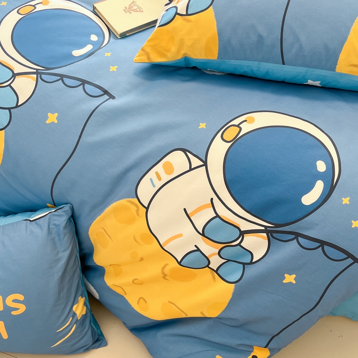 91家纺网 家纺一手货源 找家纺 （总）孩子王家纺 2026新款卡通活性亲全棉纯棉专版太空人恐龙系列四件套