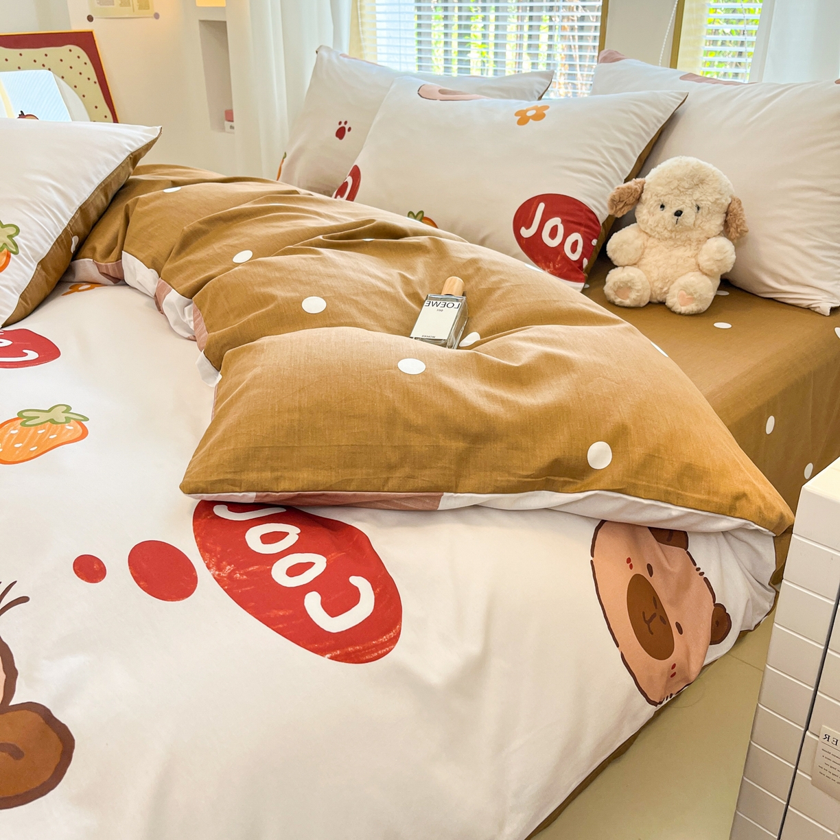 91家纺网 家纺一手货源 找家纺 孩子王家纺 2026新款卡通活性亲全棉纯棉专版太空人恐龙系列四件套 乖巧卡皮