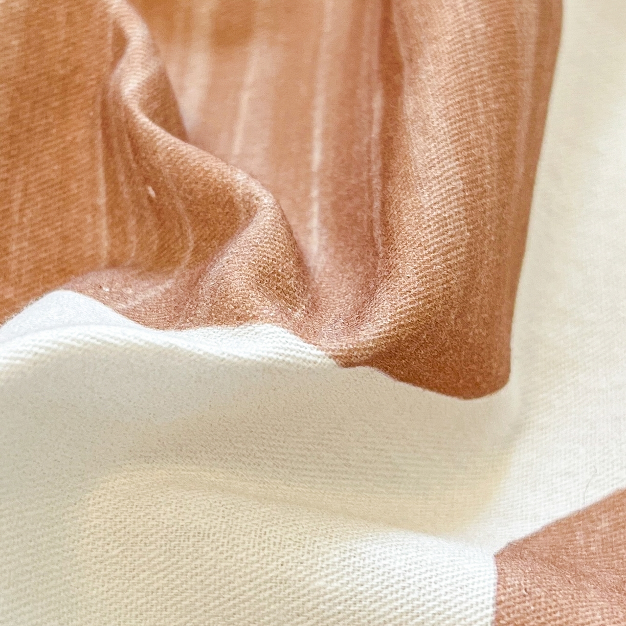 91家纺网 家纺一手货源 找家纺 孩子王家纺 2026新款卡通活性亲全棉纯棉专版太空人恐龙系列四件套 乖巧卡皮