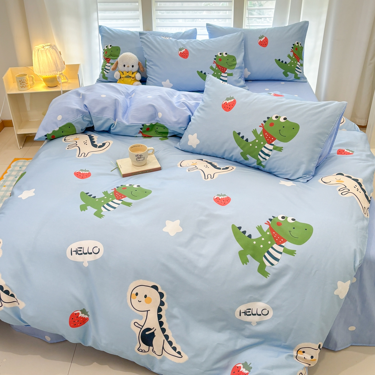 91家纺网 家纺一手货源 找家纺 孩子王家纺 2026新款卡通活性亲全棉纯棉专版太空人恐龙系列四件套 恐龙的早安