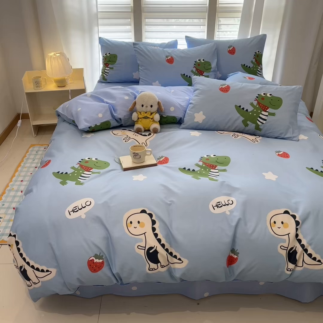 91家纺网 家纺一手货源 找家纺 孩子王家纺 2026新款卡通活性亲全棉纯棉专版太空人恐龙系列四件套 恐龙的早安