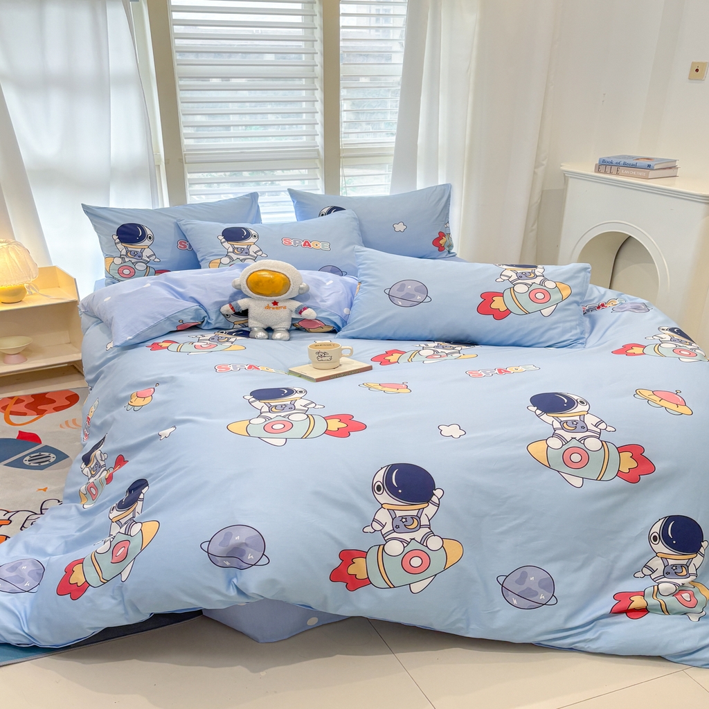 91家纺网 家纺一手货源 找家纺 孩子王家纺 2026新款卡通活性亲全棉纯棉专版太空人恐龙系列四件套 蓝星火箭