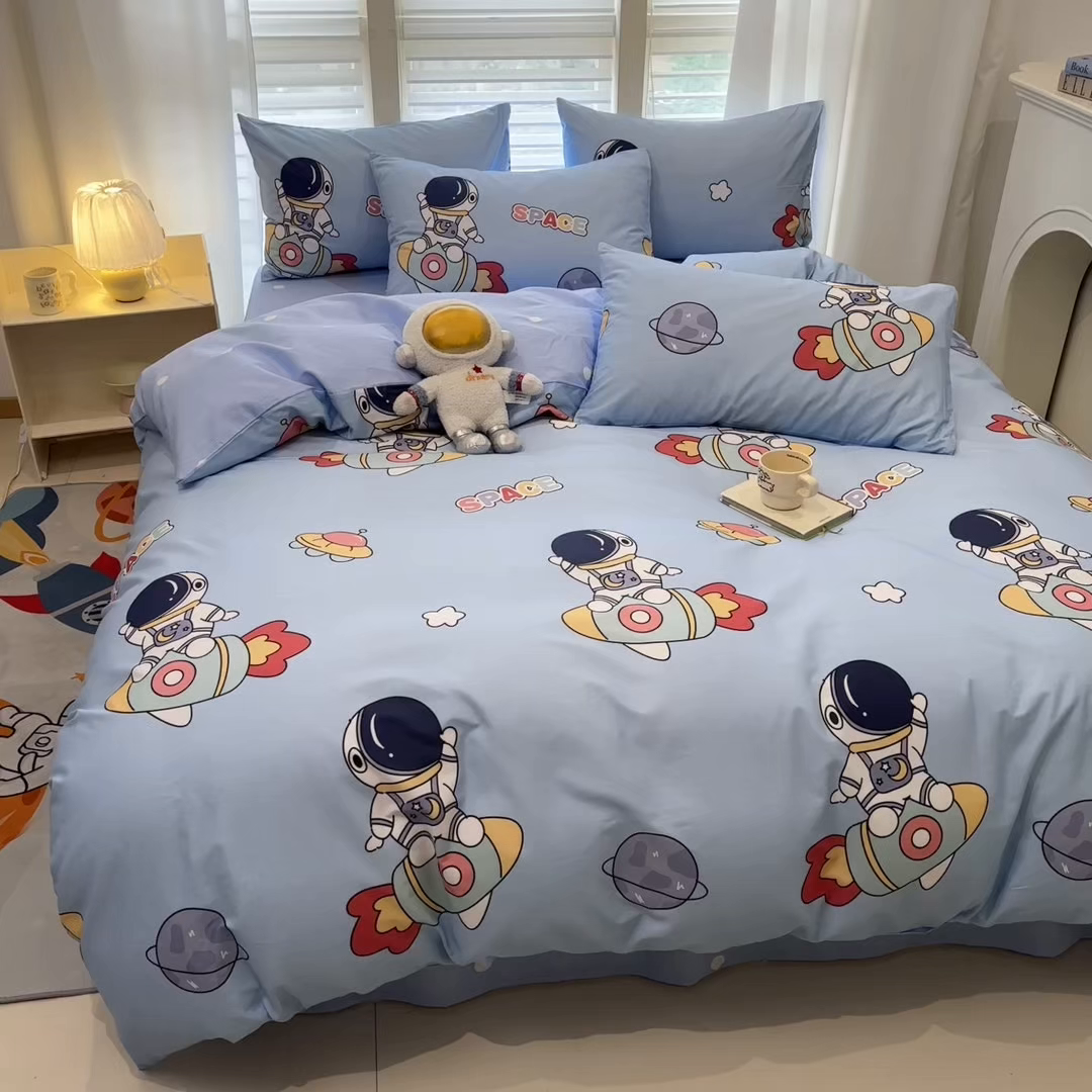91家纺网 家纺一手货源 找家纺 孩子王家纺 2026新款卡通活性亲全棉纯棉专版太空人恐龙系列四件套 蓝星火箭