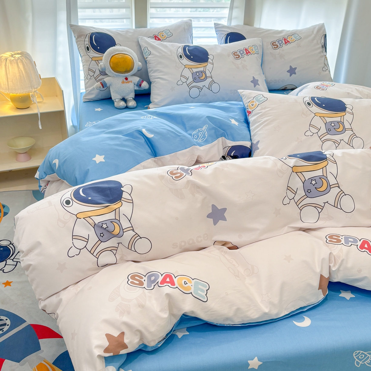 91家纺网 家纺一手货源 找家纺 孩子王家纺 2026新款卡通活性亲全棉纯棉专版太空人恐龙系列四件套 太空领航员