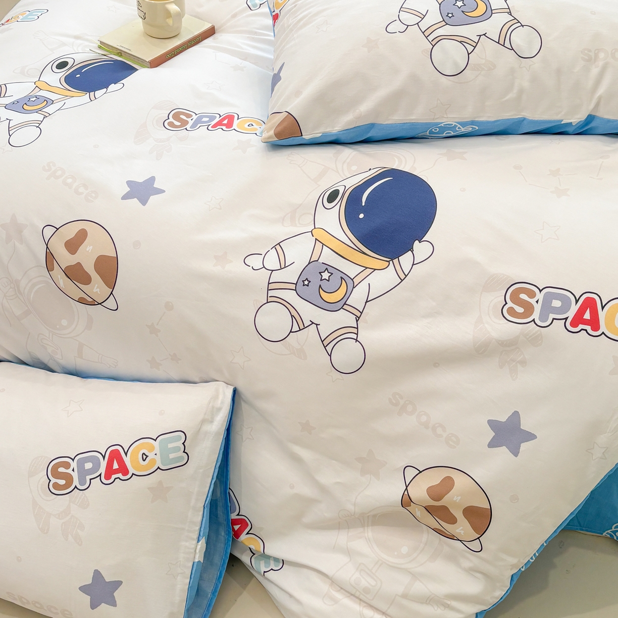 91家纺网 家纺一手货源 找家纺 孩子王家纺 2026新款卡通活性亲全棉纯棉专版太空人恐龙系列四件套 太空领航员