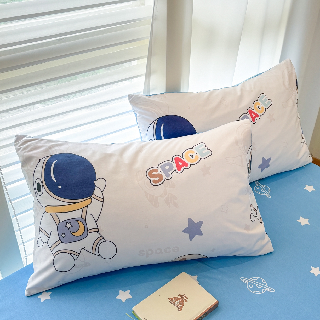 91家纺网 家纺一手货源 找家纺 孩子王家纺 2026新款卡通活性亲全棉纯棉专版太空人恐龙系列四件套 太空领航员