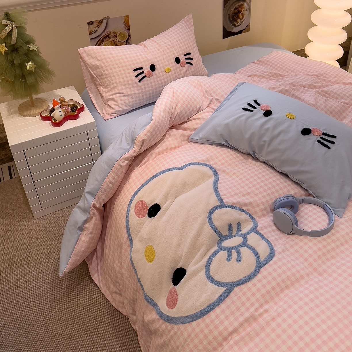 91家纺网 家纺一手货源 找家纺 曼谷家纺 2026年 水洗棉兔毛贴布绣萌小甜四件套被套床单学生双人 萌小甜-粉小格兰