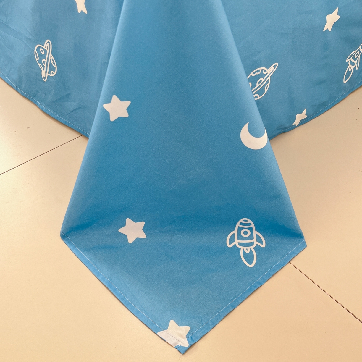 91家纺网 家纺一手货源 找家纺 孩子王家纺 2026新款卡通活性亲全棉纯棉专版太空人恐龙系列四件套 淘气星球