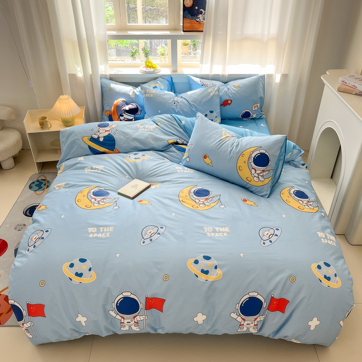 91家纺网 家纺一手货源 找家纺 孩子王家纺 2026新款卡通活性亲全棉纯棉专版太空人恐龙系列四件套 探索星空