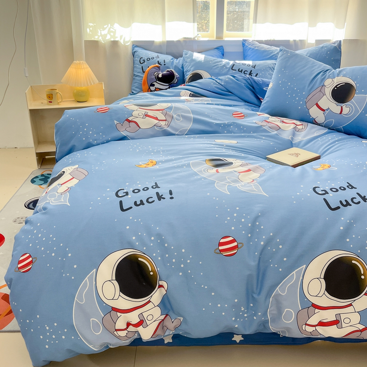 91家纺网 家纺一手货源 找家纺 孩子王家纺 2026新款卡通活性亲全棉纯棉专版太空人恐龙系列四件套 太空火箭