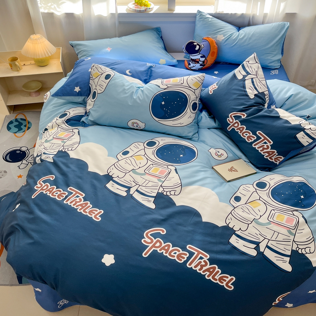 91家纺网 家纺一手货源 找家纺 孩子王家纺 2026新款卡通活性亲全棉纯棉专版太空人恐龙系列四件套 冒险家