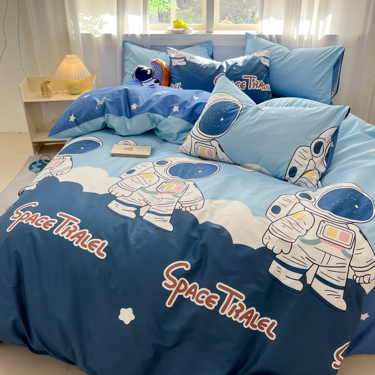 91家纺网 家纺一手货源 找家纺 孩子王家纺 2026新款卡通活性亲全棉纯棉专版太空人恐龙系列四件套 冒险家