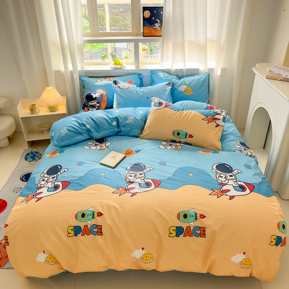 91家纺网 家纺一手货源 找家纺 孩子王家纺 2026新款卡通活性亲全棉纯棉专版太空人恐龙系列四件套 奇幻宇宙